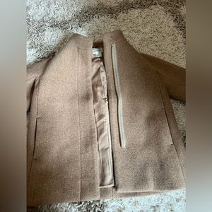 Crew it’s wool coat camel color sz 2